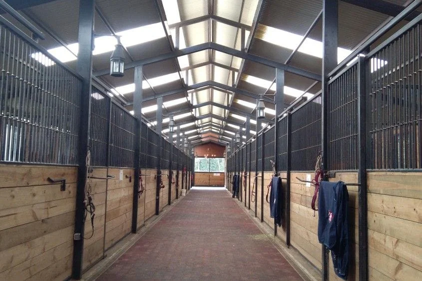 prefabricated_metal_horse_barns_100